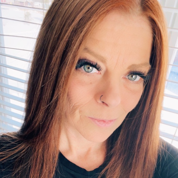 Meet your Posher, Amber - Picture 1 of 1